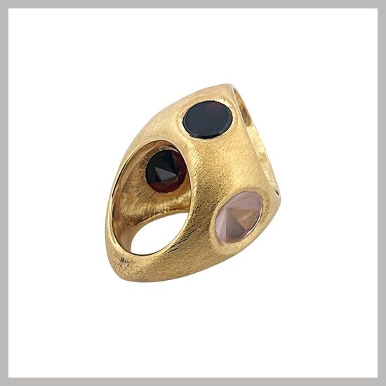 GRANĀTI un ROZĀ KVARCS